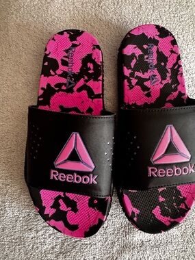 Reebok Black Slide with Pink Logo Accent